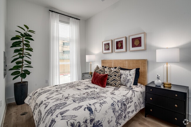 1BR, 1BA - 608SF