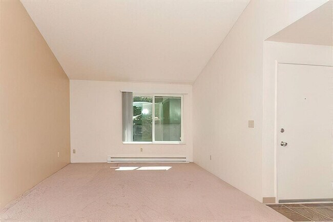 Spacious Living Room at Cottage Bay Apartment Homes, Bremerton, WA