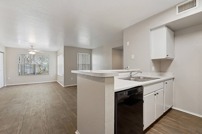 Glen Oaks Apartments