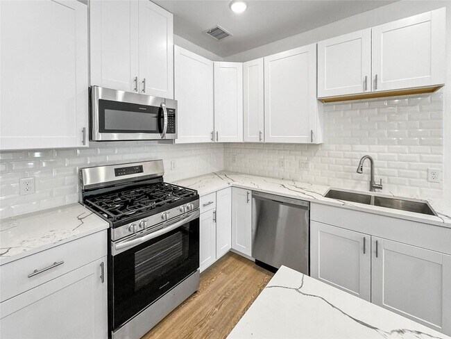 Photo - 8141 Jeffery St