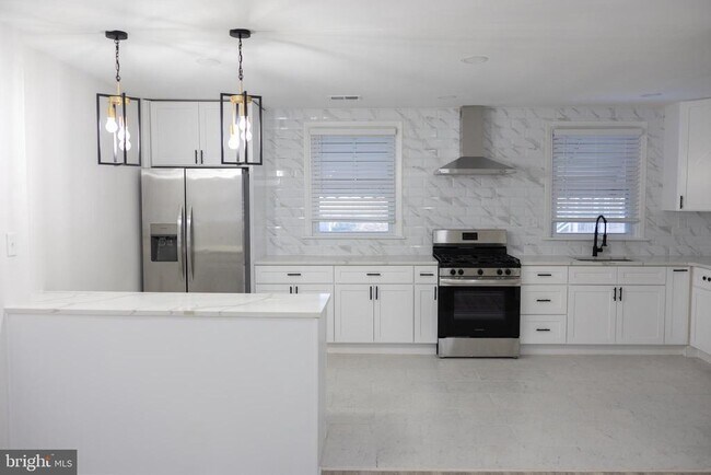 Photo - 3286 Cromwell Rd