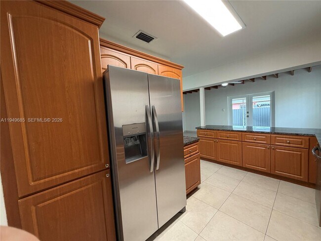 Photo - 425 E 17th St Unit Rear