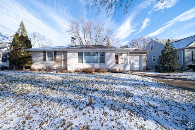Building Photo - 5605 Newton Ave S Rental