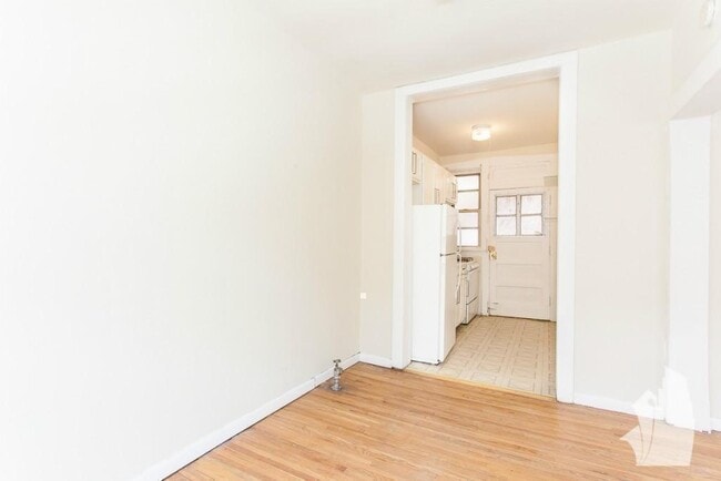 Photo - 631 W Barry Ave Unit 3E