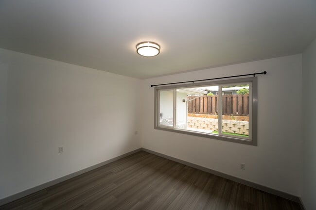 Photo - 733 Hoopai St