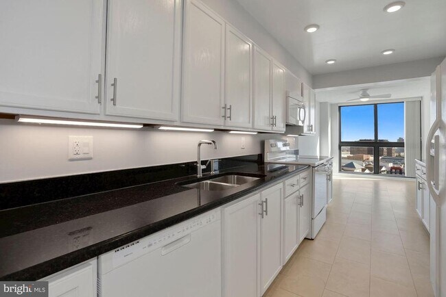 Photo - 1101 S Arlington Ridge Rd Unit 902