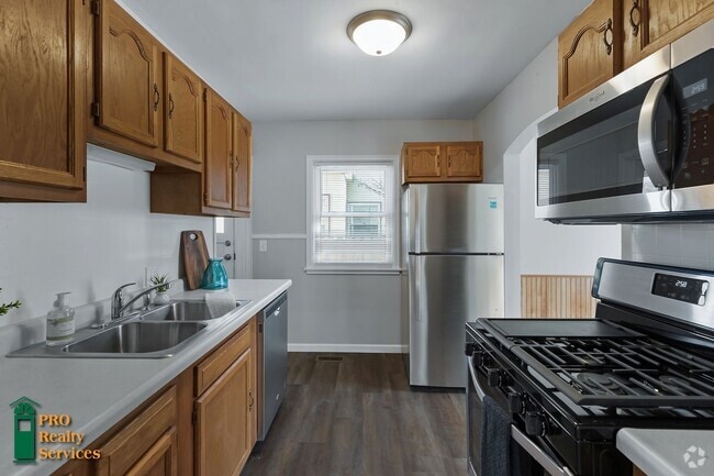 Building Photo - 3 Bedroom Home in Robbinsdale