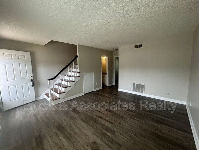 Photo - 504 S Cherry St