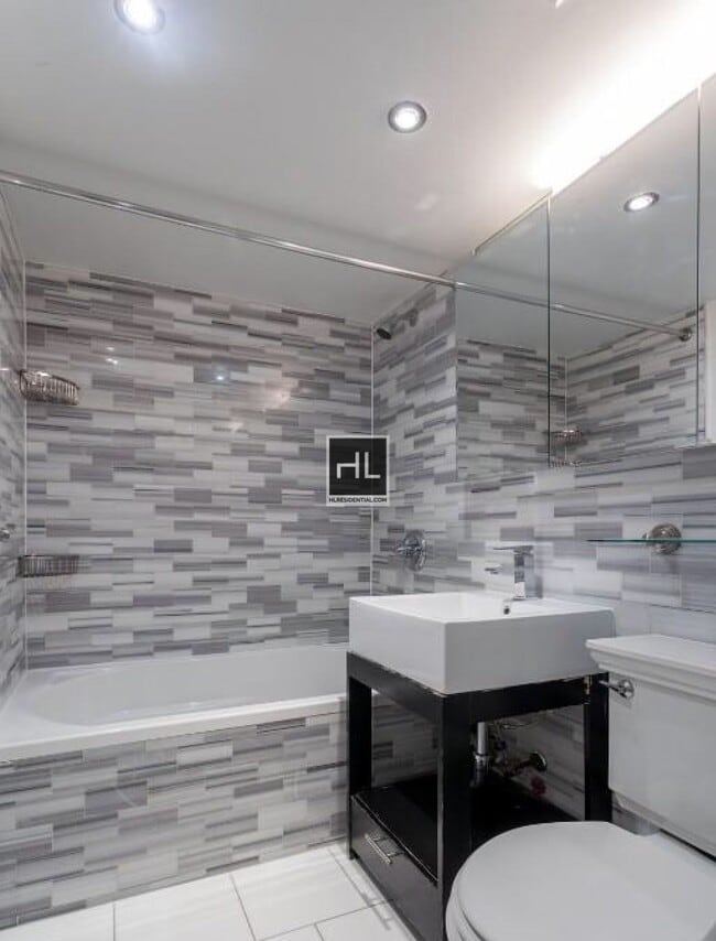 Photo - East 26th Street Unidad 3C