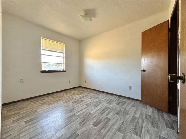 Photo - 302 Calhoun Dr Unit 7
