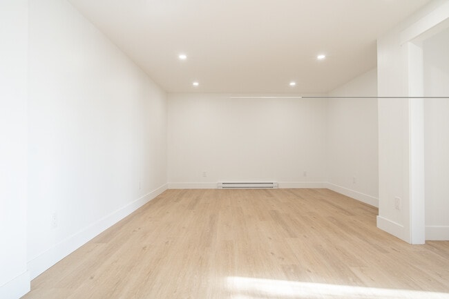 Photo - 71 Mcauley Dr Unité B