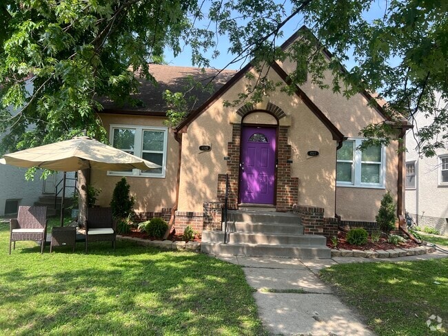Building Photo - 4325 N Thomas Ave Rental
