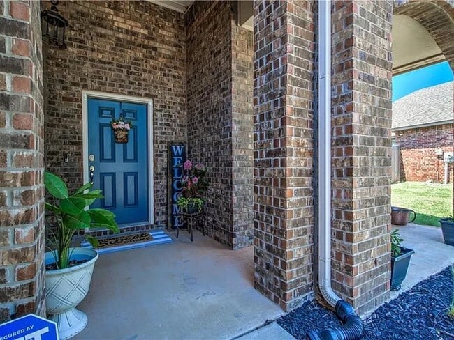 Photo - Beautiful 4bed/2.5bath Home Available in Mustang, OK