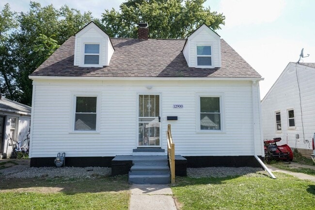 Building Photo - Freshly Renovated 2-Bedroom Home – Cozy & ...
