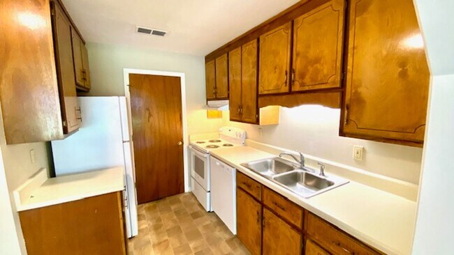 Photo - Conifer Ring #69 A,B,C Unit 69C Conifer Ring