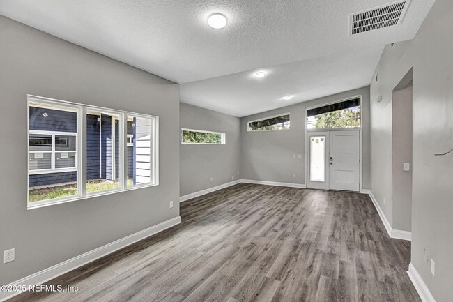 Building Photo - 938 Alderside St Rental