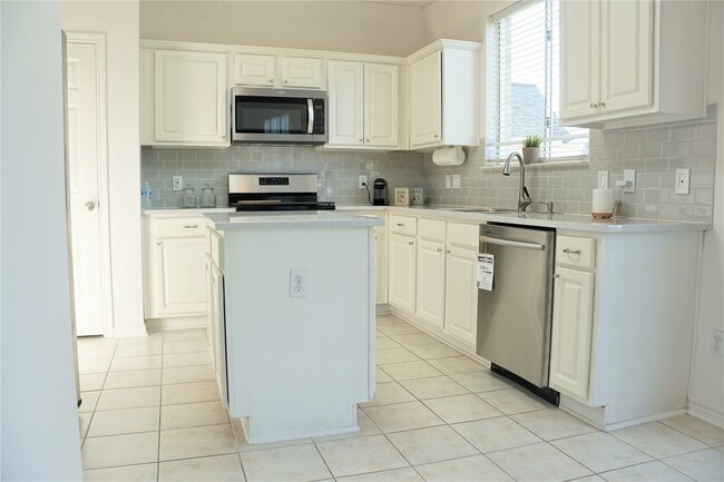 Photo - 1702 River Trail