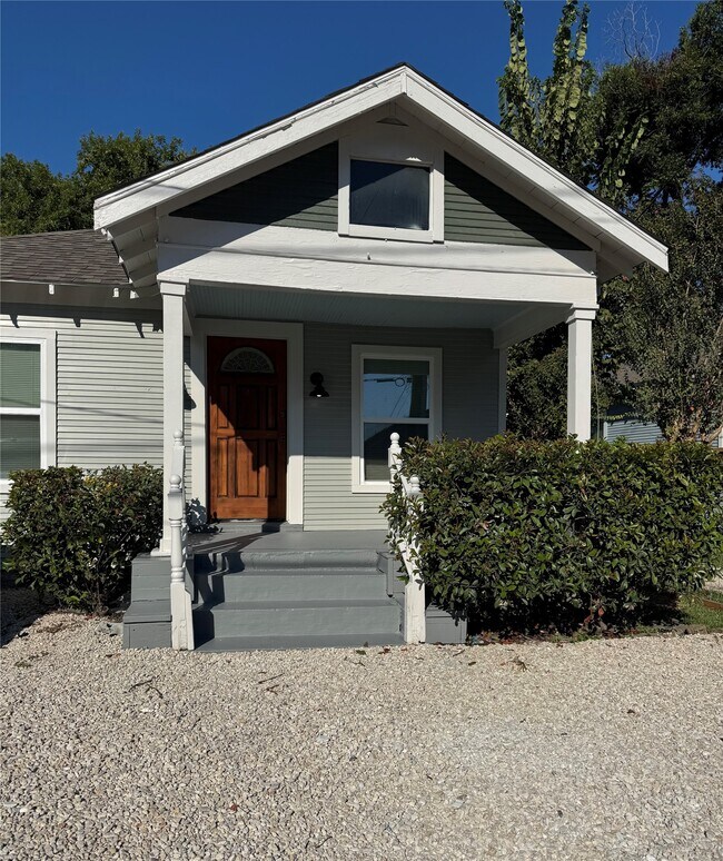 Photo - 2713 Cochran St