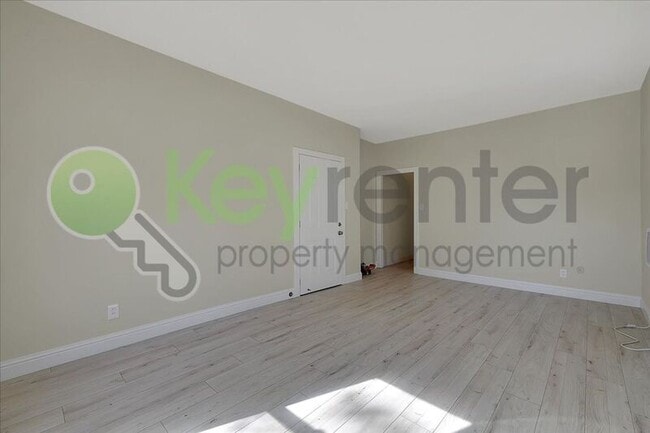 1119 Lochbrae Rd
