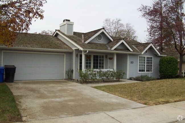 Building Photo - 823 Tony Dr Rental