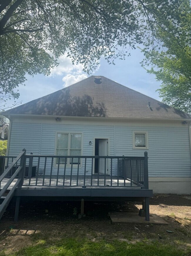 Photo - 2184 Cowden Ave