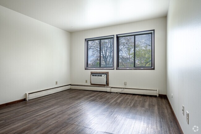 2BR, 1BA - 750SF - Living Room