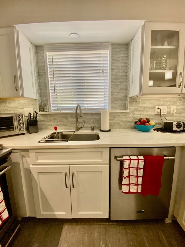 Photo - 5307 Pooks Hill Rd