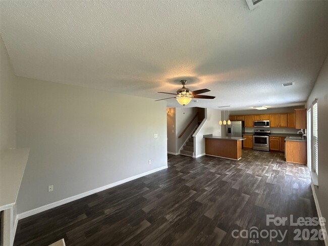 Photo - 1032 Meadowbrook Ln SW