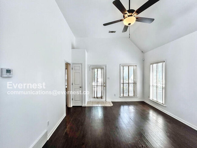 Photo - 1079 River Isle Dr