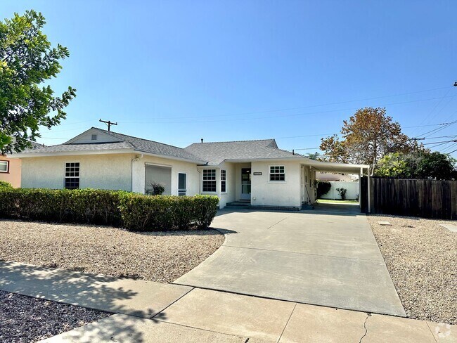 Building Photo - Beautifully Remodeled Allied Gardens Home