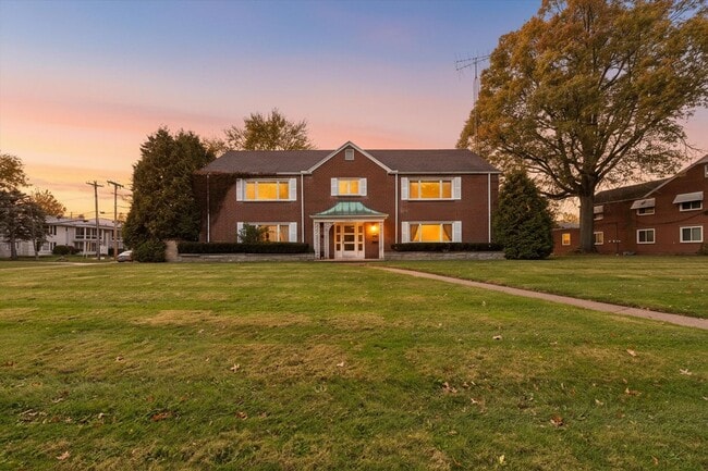 Building Photo - 2127 Collinway St Unit 2