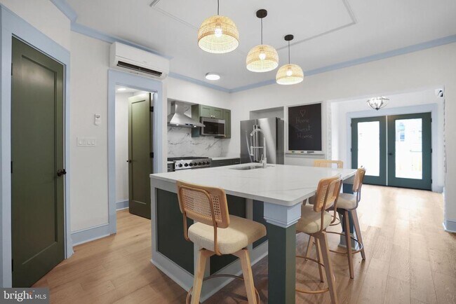 Photo - 837 Decatur St NW