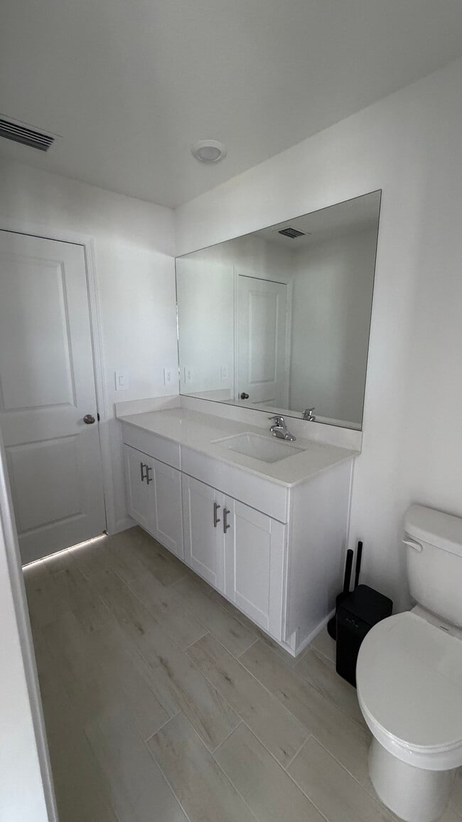 Photo - 540 Salisbury Cir