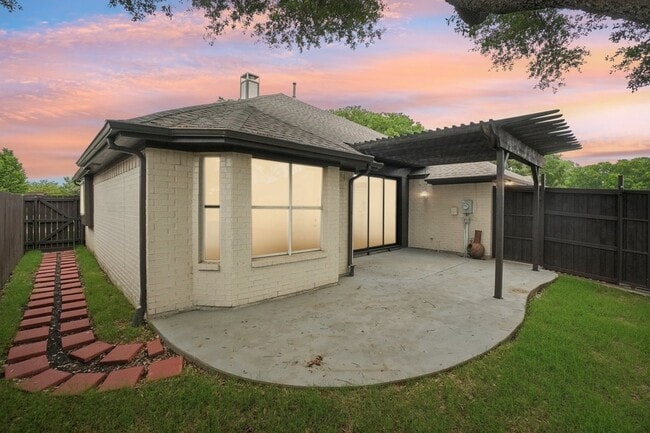 Photo - 3005 Hartford Ct