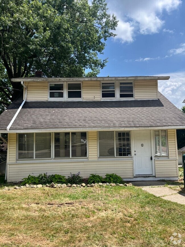 Building Photo - Coming Soon! Section 8 Accepted! Newly Ren... Rental