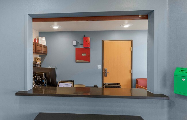Furnished Studio-Firestone