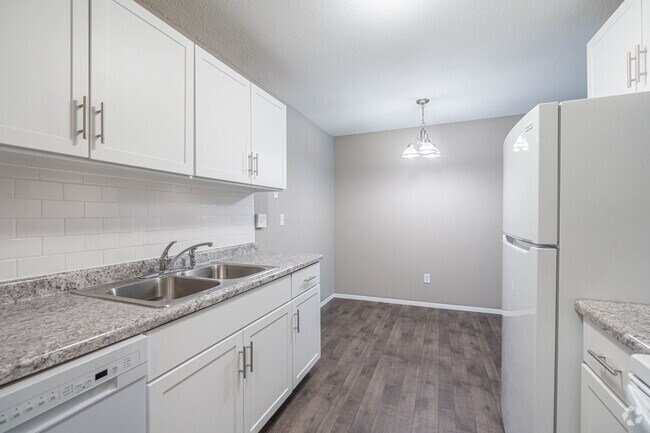 Renovated 1BR,1BA - 700SF - Kitchen