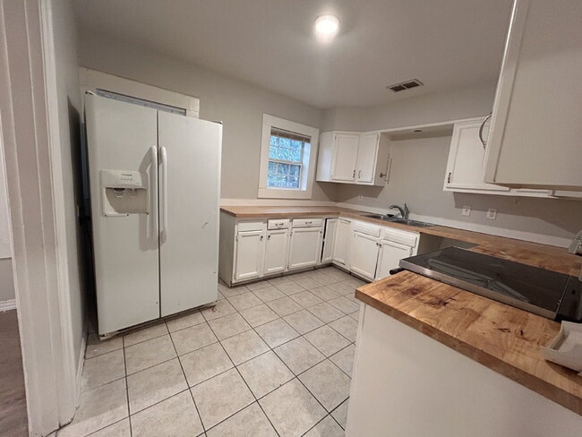 Photo - 3 bedroom 2 bathroom with a bonus room