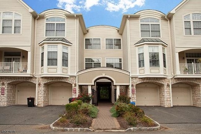 Building Photo - 321 Edmonton Ct