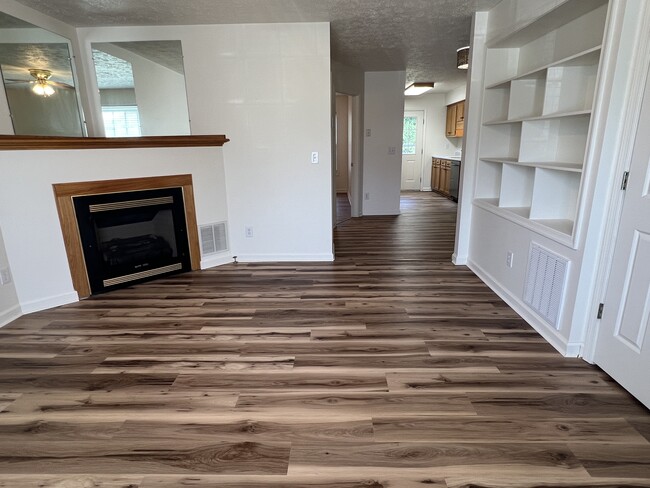Photo - 1046 Bridge Ave