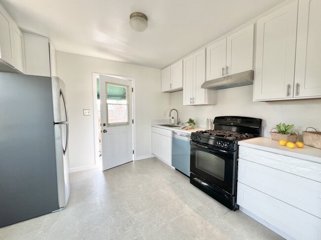 Photo - 4626 50th St