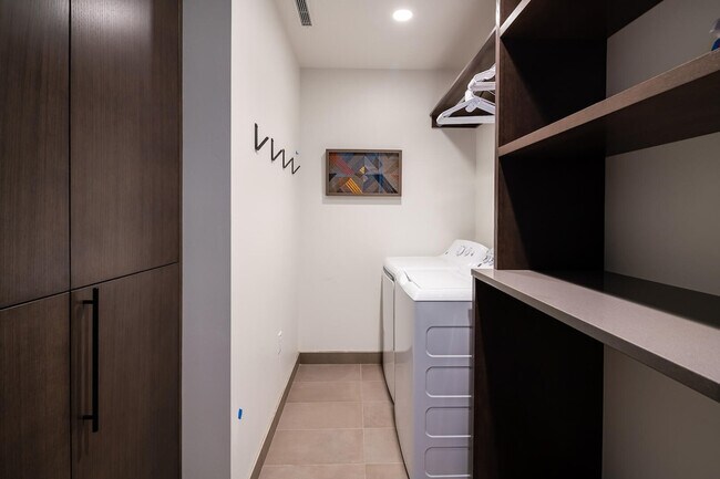 Photo - 4 Lakewood Dr Unit SI ID1255662P