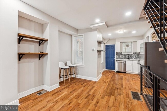 Building Photo - 5210 Rodman St