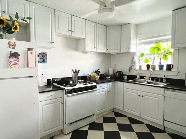 Photo - 1BR across from Piedmont Park Unit 286-09