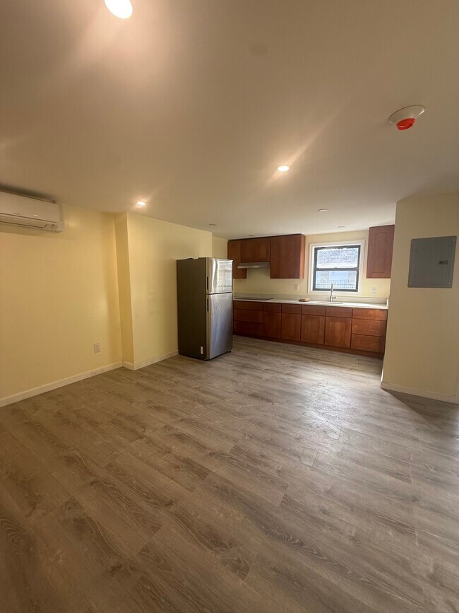 Building Photo - 15 Hudson St Unit 3
