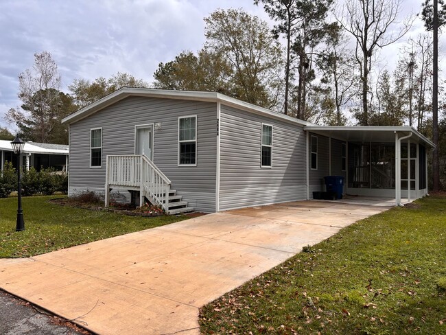 3/2 Brooksville Located in Sylvan Grove 55... - 3/2 Brooksville Located in Sylvan Grove 55... House