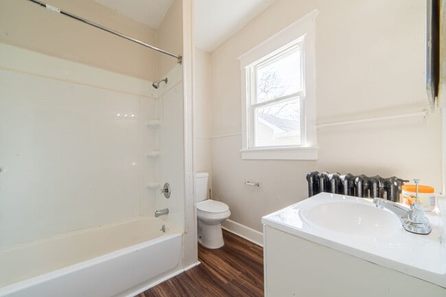 Photo - 426 W Peach St Unit Apt 2