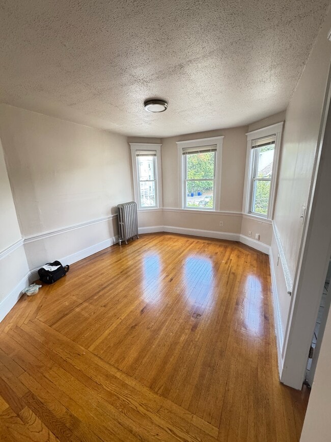 Building Photo - 31 Atkins St Unit 6 Rental