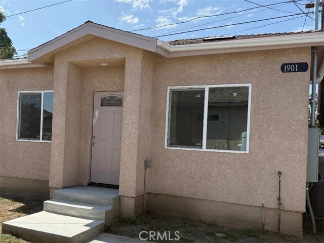 Building Photo - 1901 N Grape Ave