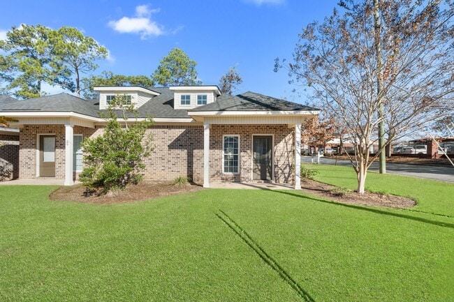 Photo - 27 W Grady St